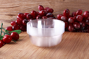 宏昌一次性水晶餐具產(chǎn)品優(yōu)點(diǎn)獲得青睞